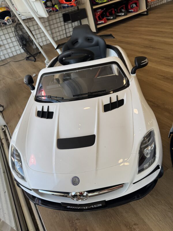 Voiture électrique enfant MERCEDES BENZ SLS AMG blanc – Image 9